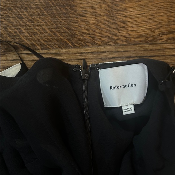 Reformation • Zani Dress in Moon Dot - size 2 - Picture 7 of 9